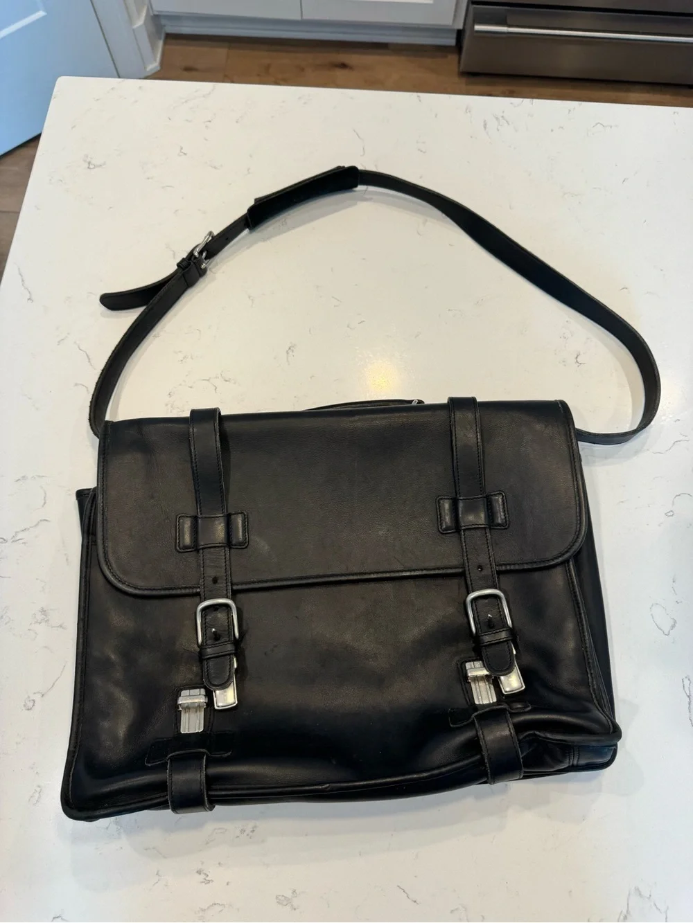 Vintage Coach Y2K Messenger Madison Unisex Black Leather #5325